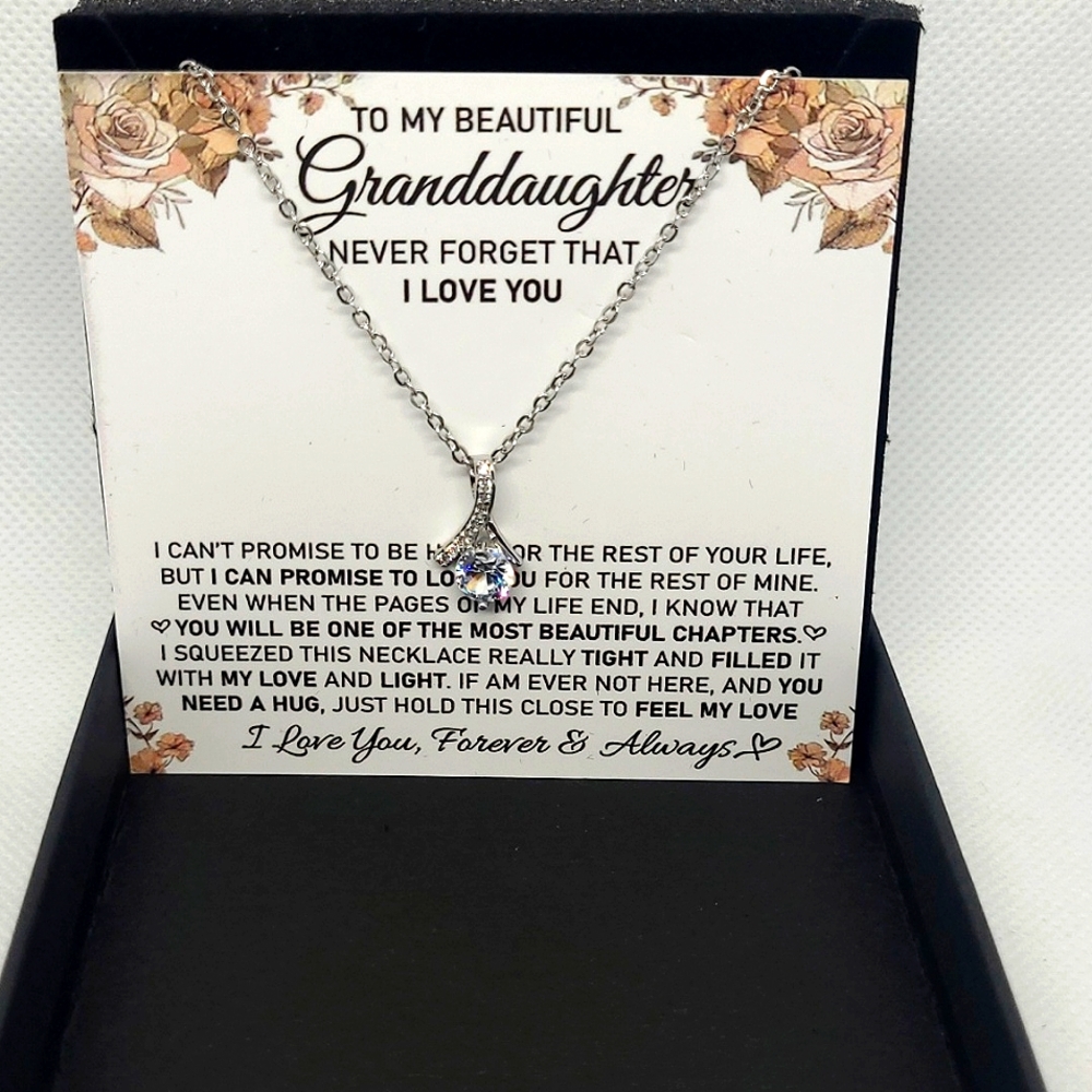 WOMEN'S FASHION SILVER NECKLACE
